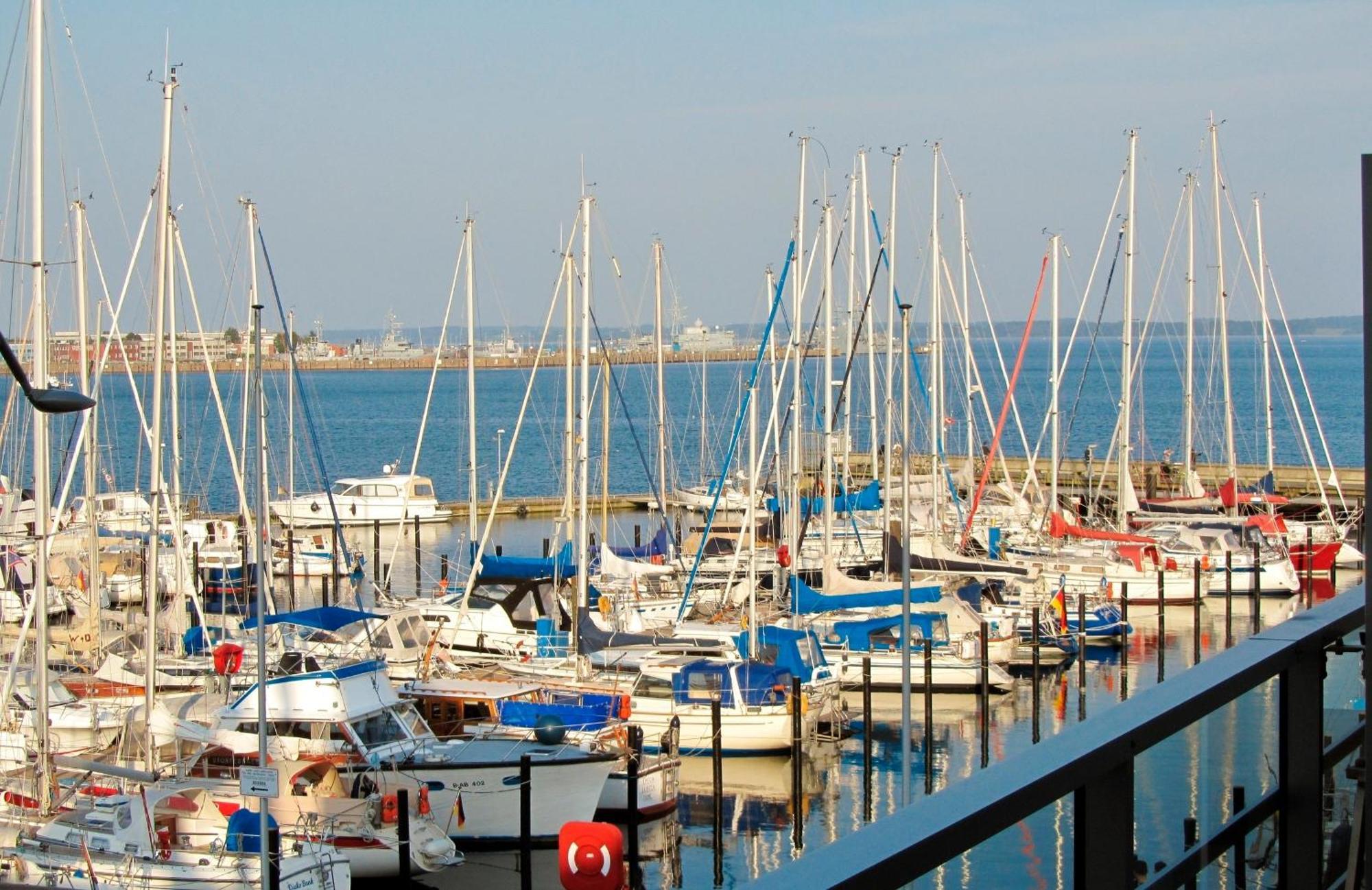 Apartment 12 - "Silbermoewe I" - Blickrichtung Yacht- Und Binnenhafenoffenes Meer 엑케른포르데 외부 사진